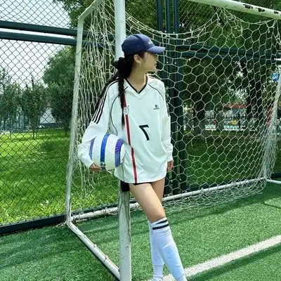 雷芳